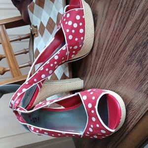 Y-not? RED AND WHITE POLKA DOT HEELS, 5", Vixen!!
